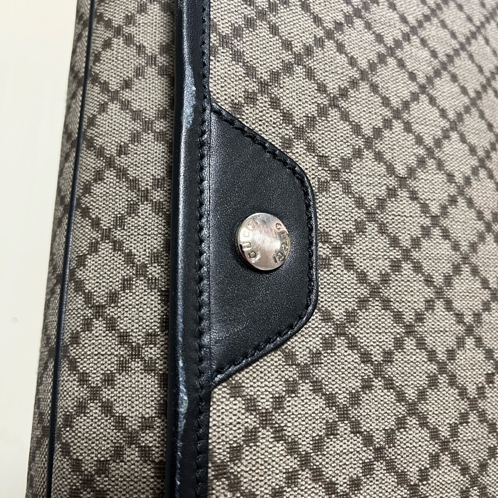 Authentic Gucci Messenger Bag - Picture 6 of 16
